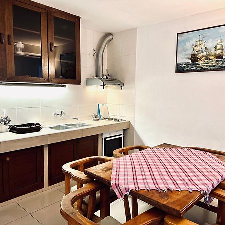 Apartments Simovic Tivat Exterior foto